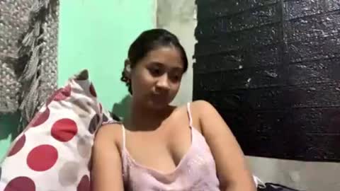 Snapshot of caitlyn_5 chatting on April 10, 2026, 3:39 pm Hi im Caitlyn online show from April 10, 2026, 3:39 pm