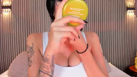 Caitlyn  online show from March 11, 2026, 11:38 am