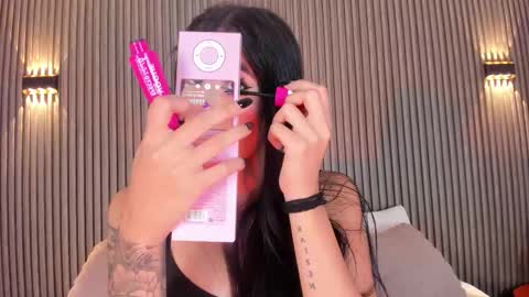 Caitlyn  online show from March 25, 2026, 11:49 am