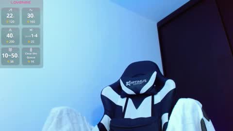 Snapshot of calavalerio chatting on March 12, 2025, 7:59 pm Valerio online show from March 12, 2025, 7:59 pm