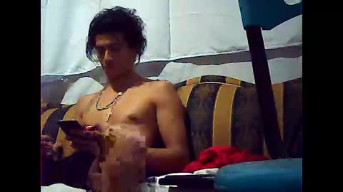 Snapshot of californiacam2 chatting on December 6, 2024, 7:43 am californiacam2 online show from December 6, 2024, 7:43 am