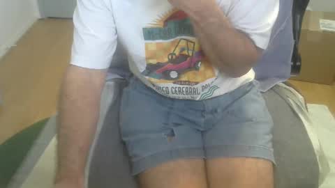 Snapshot of califun4u chatting on January 5, 2025, 11:01 pm califun4u online show from January 5, 2025, 11:01 pm