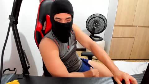 calihotcaliente27 online show from February 19, 2025, 2:01 pm