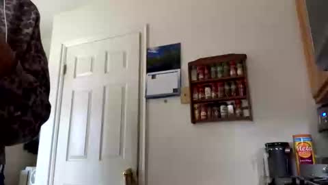 calishop1 online show from October 27, 2025, 3:38 pm