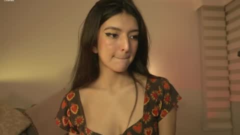 Snapshot of call_me_rosie chatting on April 4, 2026, 1:48 am online show from April 4, 2026, 1:48 am