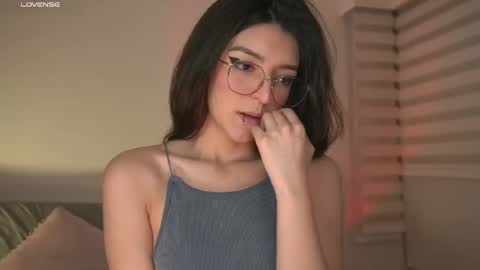 Snapshot of call_me_rosie chatting on April 30, 2026, 12:17 am online show from April 30, 2026, 12:17 am