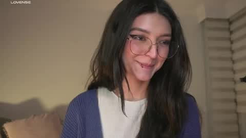 Snapshot of call_me_rosie chatting on May 2, 2026, 4:39 am online show from May 2, 2026, 4:39 am