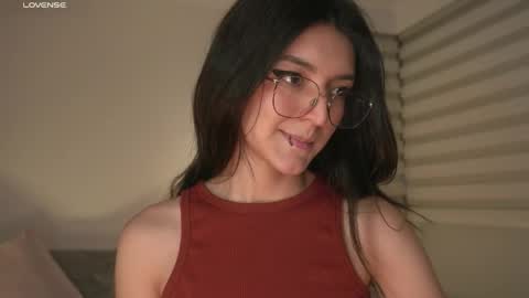 Snapshot of call_me_rosie chatting on May 8, 2026, 12:38 am online show from May 8, 2026, 12:38 am