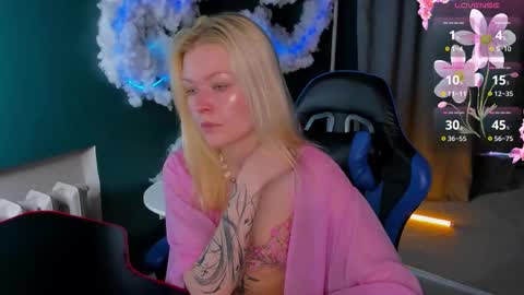 Snapshot of callista_a chatting on March 17, 2026, 2:49 am Robin online show from March 17, 2026, 2:49 am