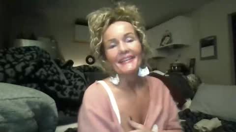 Snapshot of callmebabyt chatting on October 24, 2025, 10:06 pm callmebabyt online show from October 24, 2025, 10:06 pm