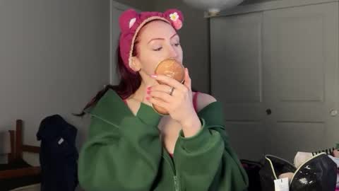 callmelovelie online show from January 18, 2026, 4:55 pm