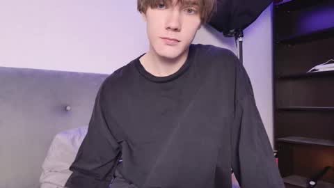 Snapshot of callmenineoneseven chatting on October 15, 2025, 10:21 pm Nick online show from October 15, 2025, 10:21 pm