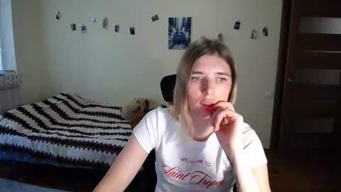 callmesweett online show from May 11, 2026, 10:32 am