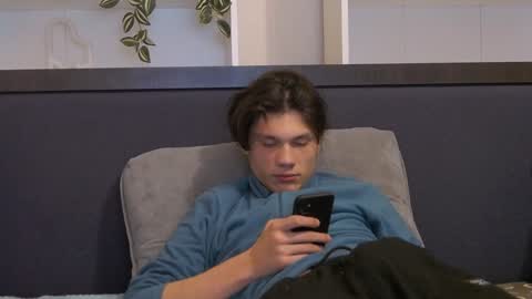 Snapshot of calvin_cay chatting on January 12, 2025, 10:43 pm Calvin online show from January 12, 2025, 10:43 pm