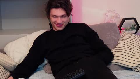 Snapshot of calvin_cay chatting on January 17, 2025, 1:04 am Calvin online show from January 17, 2025, 1:04 am