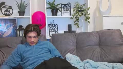 Snapshot of calvin_cay chatting on February 23, 2025, 10:53 pm Calvin online show from February 23, 2025, 10:53 pm