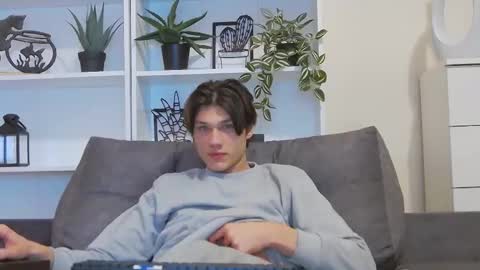 Snapshot of calvin_cay chatting on February 26, 2025, 10:53 pm Calvin online show from February 26, 2025, 10:53 pm