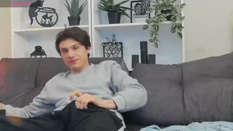 Snapshot of calvin_cay chatting on March 7, 2025, 12:04 am Calvin online show from March 7, 2025, 12:04 am