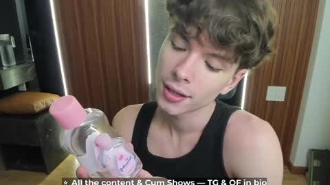 Hey I am Calvin  online show from April 25, 2026, 5:10 pm