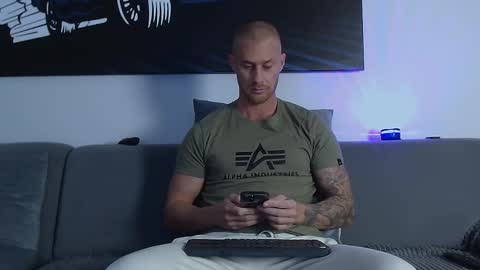 Calvin  online show from January 3, 2025, 8:32 am