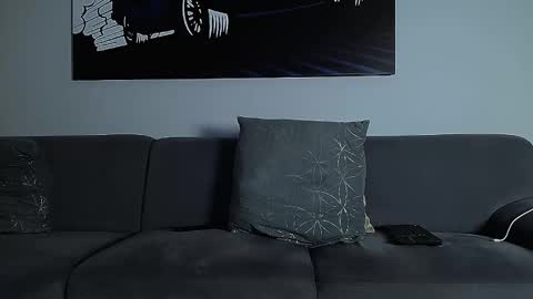 Calvin  online show from September 28, 2025, 1:33 am