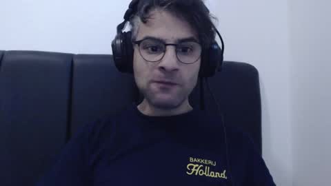 Snapshot of calvinjohnlad chatting on December 14, 2024, 10:56 am Calvinjohnlad online show from December 14, 2024, 10:56 am