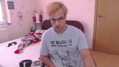 Snapshot of calvinjohnlad chatting on March 7, 2025, 10:02 am Calvinjohnlad online show from March 7, 2025, 10:02 am