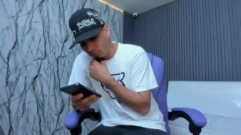 cam_xman online show from April 22, 2026, 12:39 pm