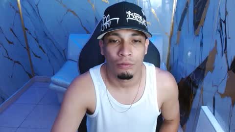 cam_xman online show from April 24, 2026, 5:21 am