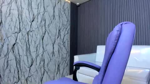 cam_xman online show from May 6, 2026, 7:19 pm