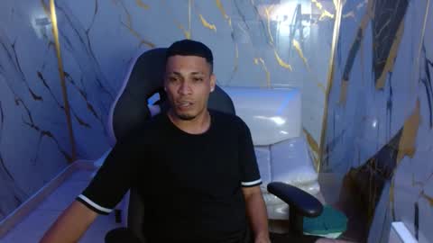 cam_xman online show from May 14, 2026, 7:04 am