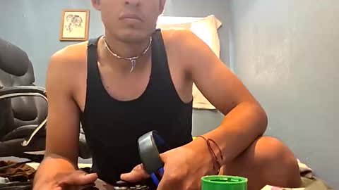 camachochuy1221 online show from December 21, 2025, 7:10 pm