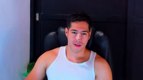 camara110 online show from December 5, 2024, 1:58 am
