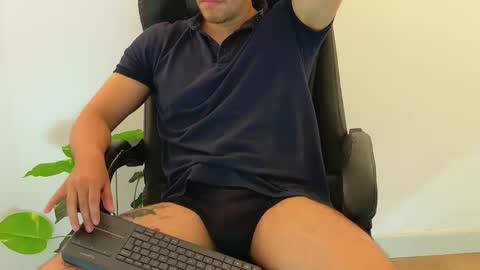 camara110 online show from October 23, 2025, 12:32 am