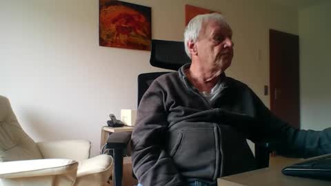 camcologne online show from March 11, 2026, 9:37 am