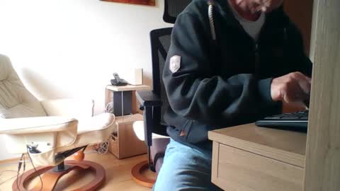 Snapshot of camcologne chatting on March 25, 2026, 9:04 am camcologne online show from March 25, 2026, 9:04 am