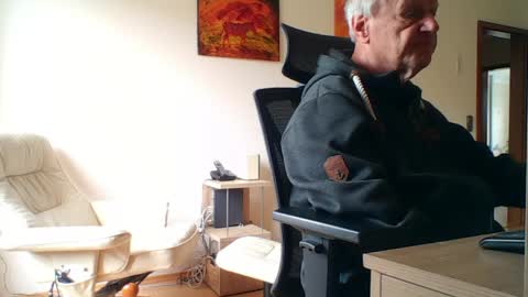 Snapshot of camcologne chatting on April 5, 2026, 10:01 am camcologne online show from April 5, 2026, 10:01 am