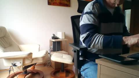 Snapshot of camcologne chatting on April 12, 2026, 1:49 pm camcologne online show from April 12, 2026, 1:49 pm