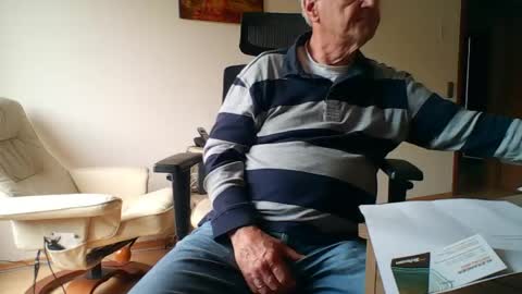Snapshot of camcologne chatting on April 13, 2026, 11:48 am camcologne online show from April 13, 2026, 11:48 am