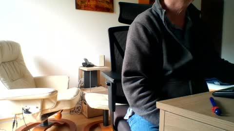 Snapshot of camcologne chatting on May 6, 2026, 8:52 am camcologne online show from May 6, 2026, 8:52 am