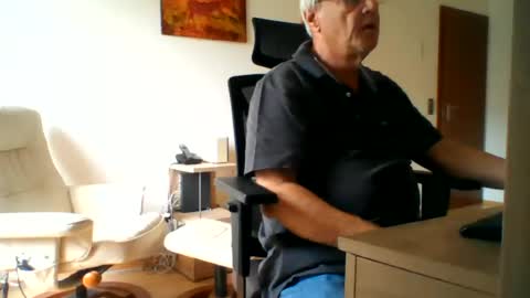 camcologne online show from June 12, 2026, 8:24 am