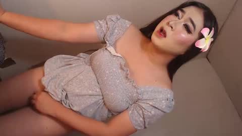 camela_star online show from May 8, 2026, 3:39 pm