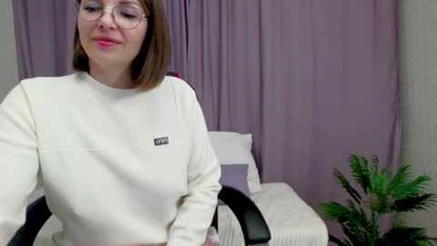 camelia_lillie online show from January 8, 2025, 5:37 am