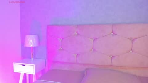 Camelia Smith online show from September 17, 2025, 3:30 am