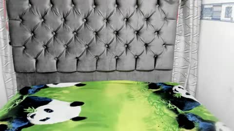 Snapshot of cameron_20_ chatting on October 21, 2025, 1:01 pm cameron_20_ online show from October 21, 2025, 1:01 pm