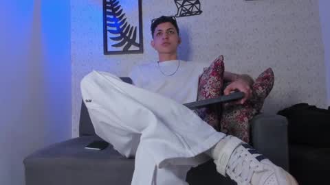 Snapshot of cameron_lux4 chatting on September 18, 2025, 12:40 pm CAMERON online show from September 18, 2025, 12:40 pm