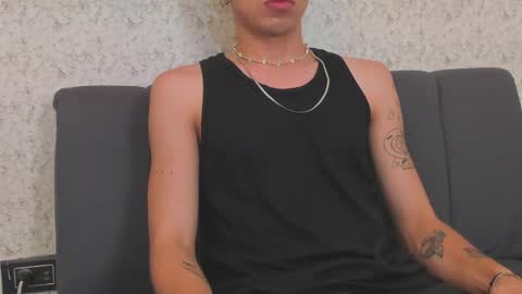 Snapshot of cameron_lux4 chatting on October 5, 2025, 5:33 pm CAMERON online show from October 5, 2025, 5:33 pm