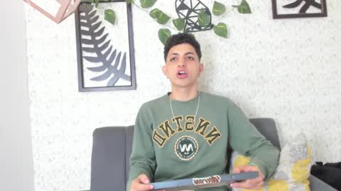 Snapshot of cameron_lux4 chatting on October 21, 2025, 12:28 pm CAMERON online show from October 21, 2025, 12:28 pm