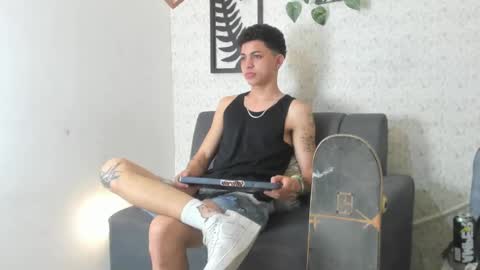 Snapshot of cameron_lux4 chatting on October 24, 2025, 1:40 pm CAMERON online show from October 24, 2025, 1:40 pm
