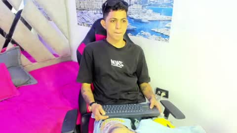 Snapshot of cameron_lux4 chatting on July 2, 2026, 3:23 am CAMERON online show from July 2, 2026, 3:23 am